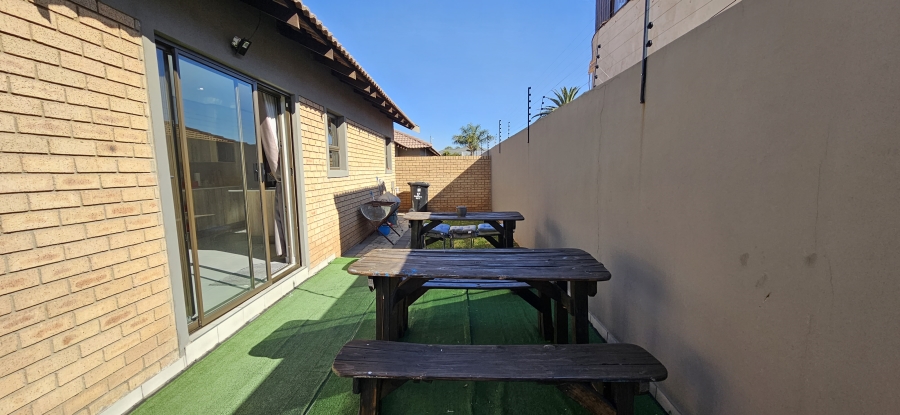 3 Bedroom Property for Sale in New Redruth Gauteng