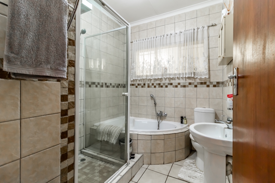 4 Bedroom Property for Sale in Wonderboom South Gauteng