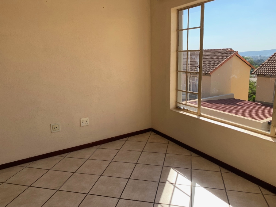 1 Bedroom Property for Sale in La Montagne Gauteng