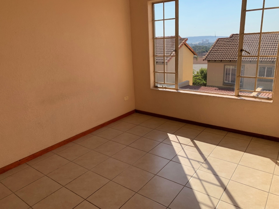 1 Bedroom Property for Sale in La Montagne Gauteng