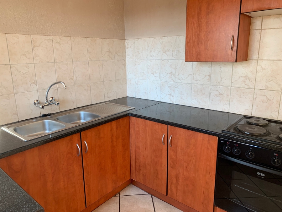 1 Bedroom Property for Sale in La Montagne Gauteng