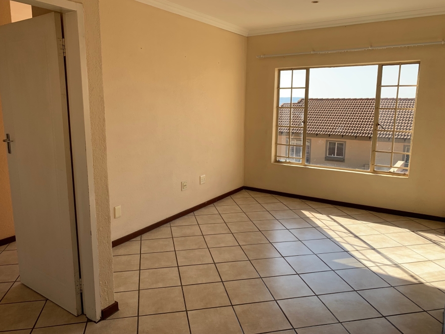 1 Bedroom Property for Sale in La Montagne Gauteng