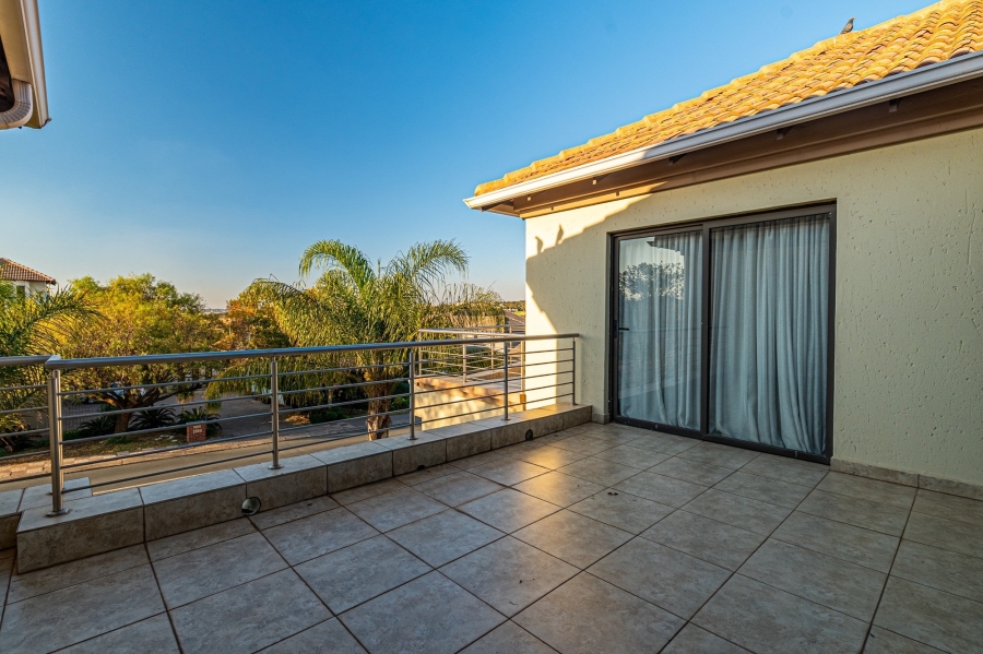 4 Bedroom Property for Sale in Blue Valley Golf Estate Gauteng