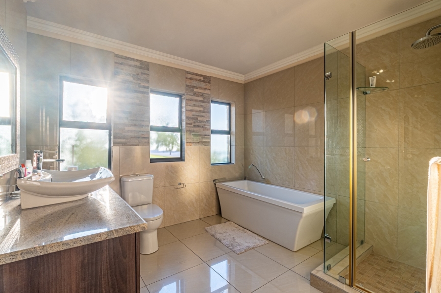 4 Bedroom Property for Sale in Blue Valley Golf Estate Gauteng