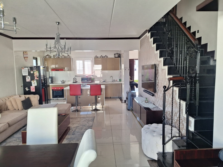 To Let 3 Bedroom Property for Rent in Fourways Gauteng