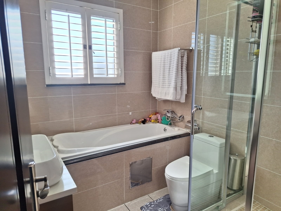 To Let 3 Bedroom Property for Rent in Fourways Gauteng