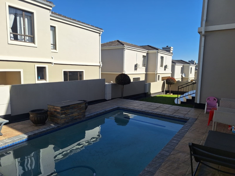 To Let 3 Bedroom Property for Rent in Fourways Gauteng