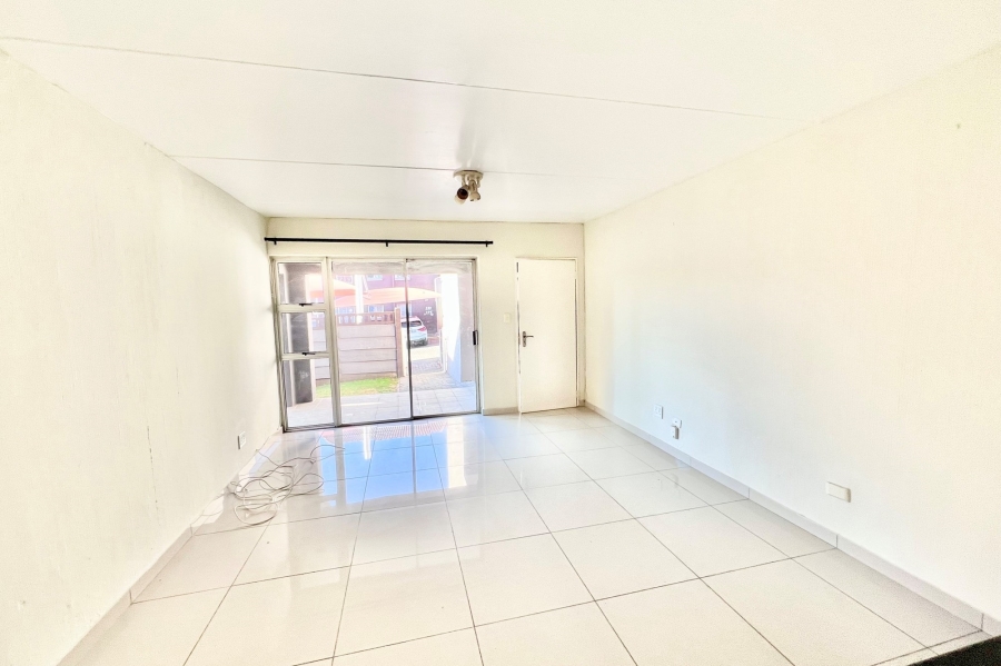 2 Bedroom Property for Sale in Vorna Valley Gauteng