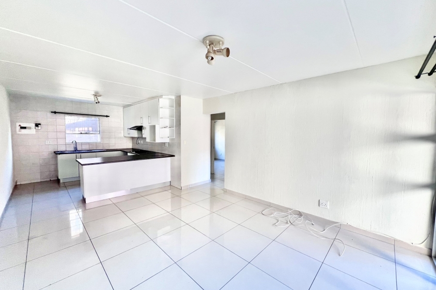 2 Bedroom Property for Sale in Vorna Valley Gauteng