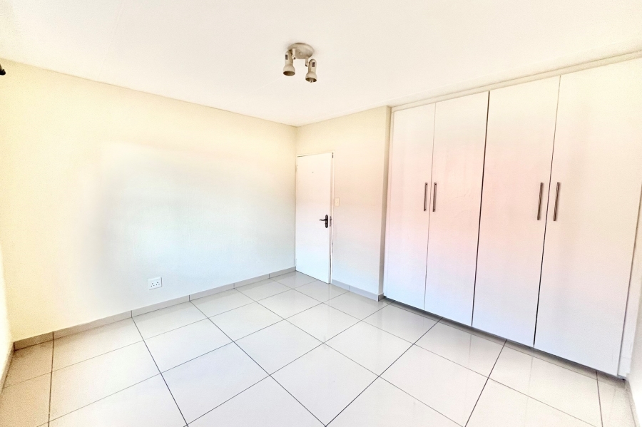 2 Bedroom Property for Sale in Vorna Valley Gauteng
