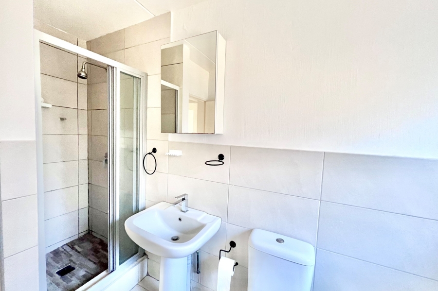2 Bedroom Property for Sale in Vorna Valley Gauteng