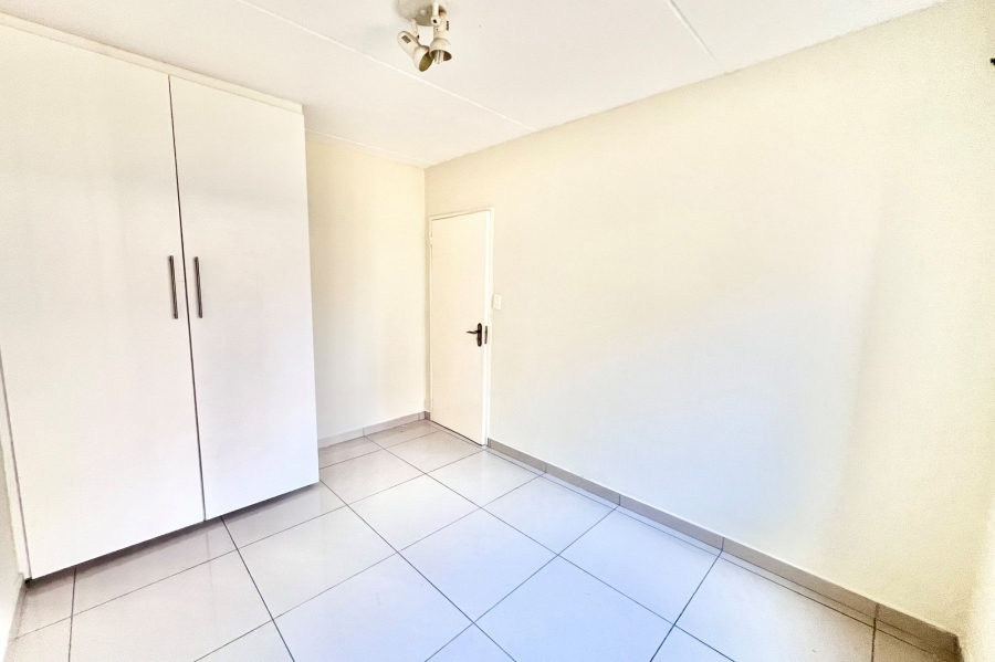 2 Bedroom Property for Sale in Vorna Valley Gauteng
