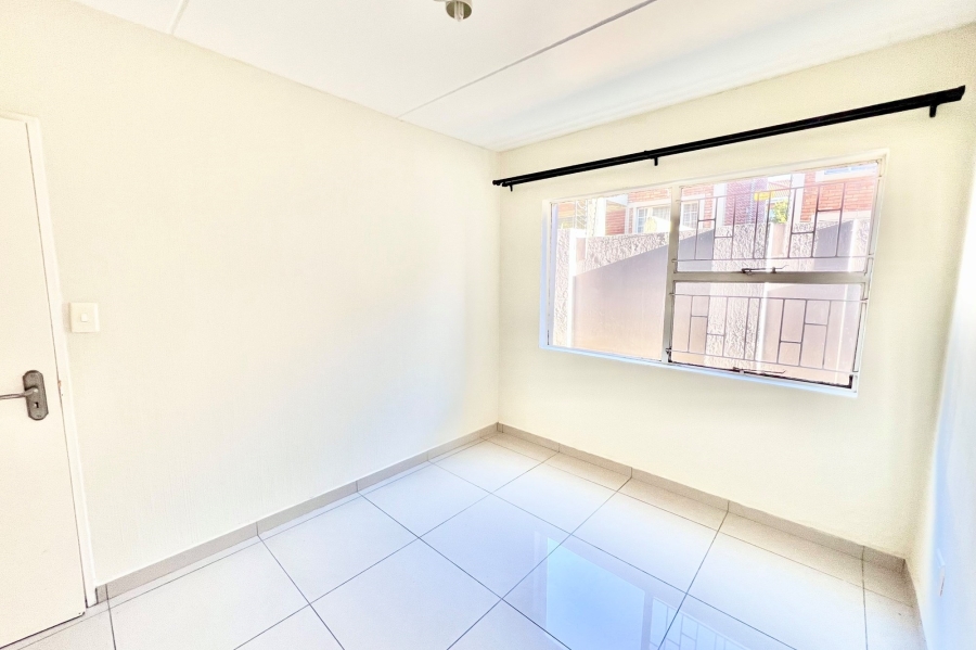 2 Bedroom Property for Sale in Vorna Valley Gauteng