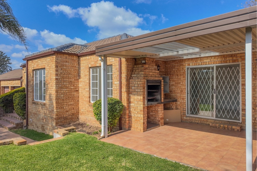 To Let 3 Bedroom Property for Rent in Honeydew Manor Gauteng