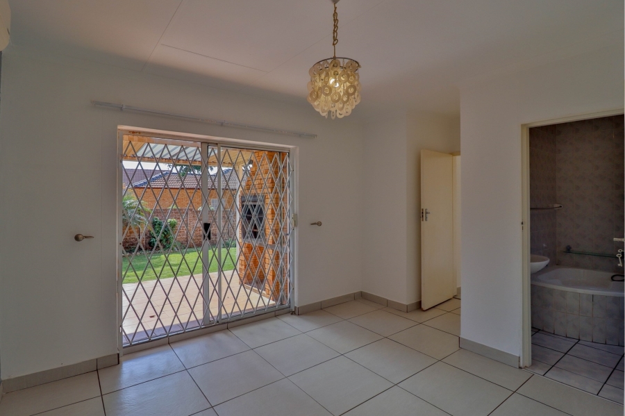 To Let 3 Bedroom Property for Rent in Honeydew Manor Gauteng