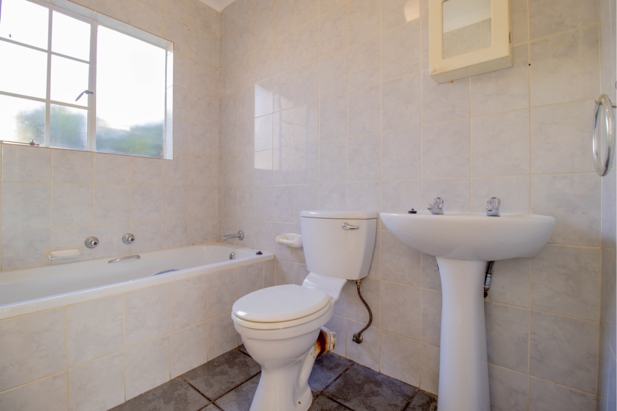 To Let 3 Bedroom Property for Rent in Honeydew Manor Gauteng
