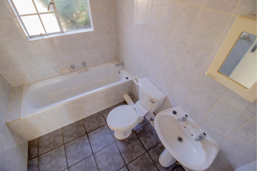 To Let 3 Bedroom Property for Rent in Honeydew Manor Gauteng