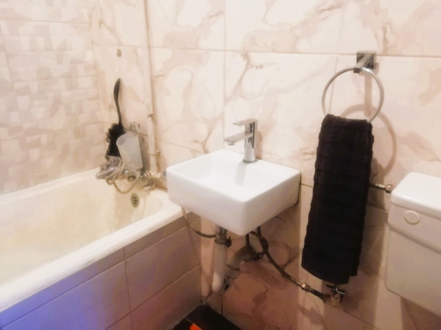 1 Bedroom Property for Sale in Pretoria West Gauteng