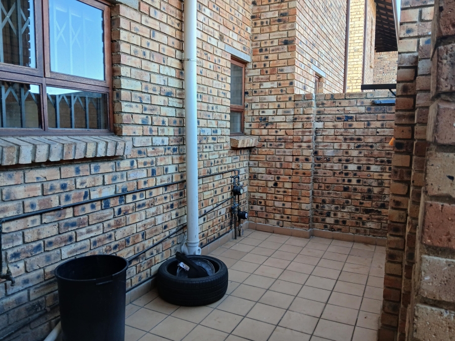 To Let 3 Bedroom Property for Rent in North Riding Gauteng