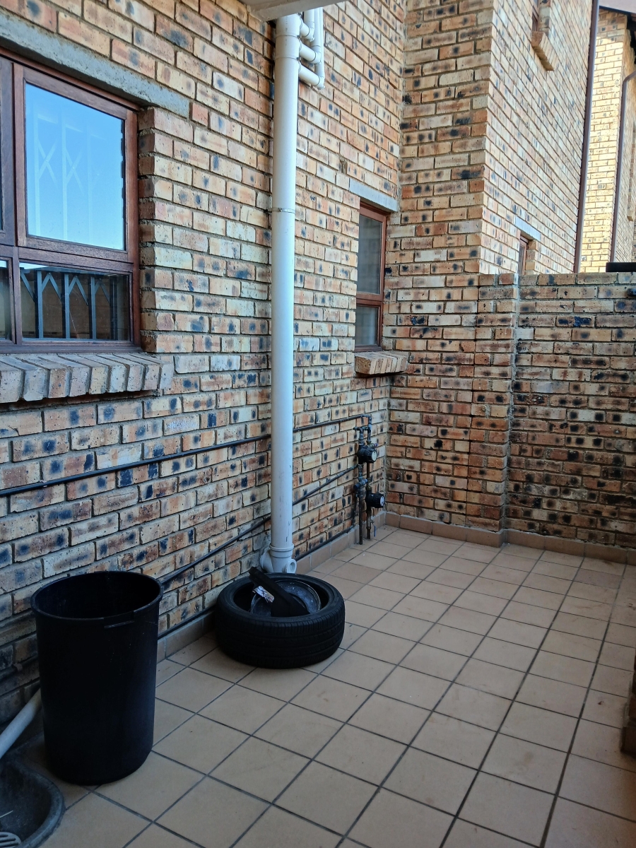 To Let 3 Bedroom Property for Rent in North Riding Gauteng