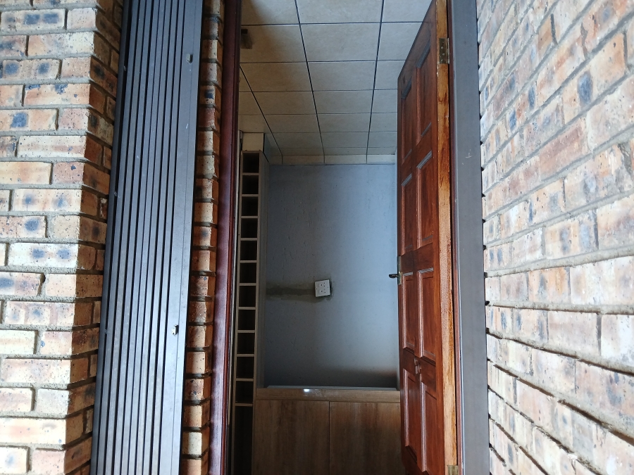 To Let 3 Bedroom Property for Rent in North Riding Gauteng