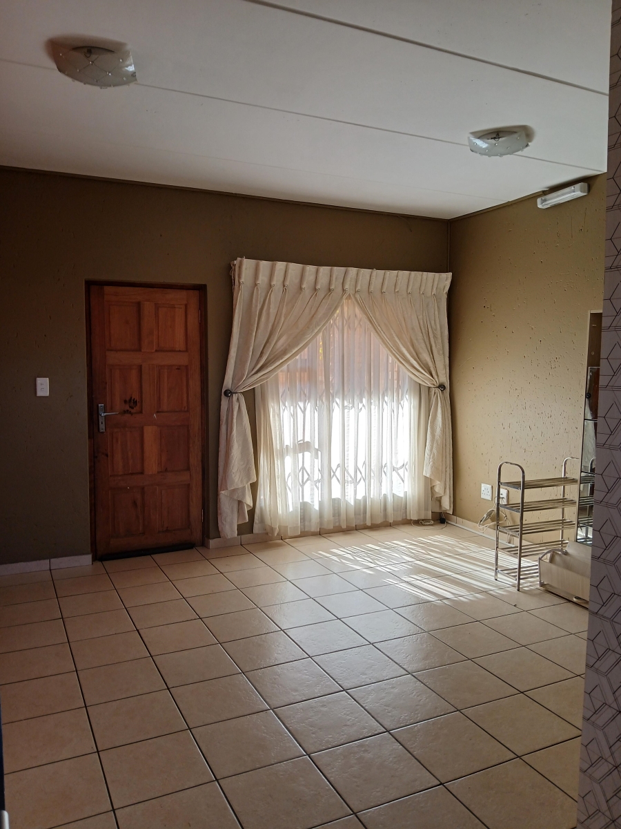 To Let 3 Bedroom Property for Rent in North Riding Gauteng