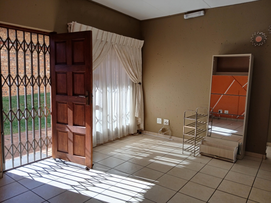 To Let 3 Bedroom Property for Rent in North Riding Gauteng