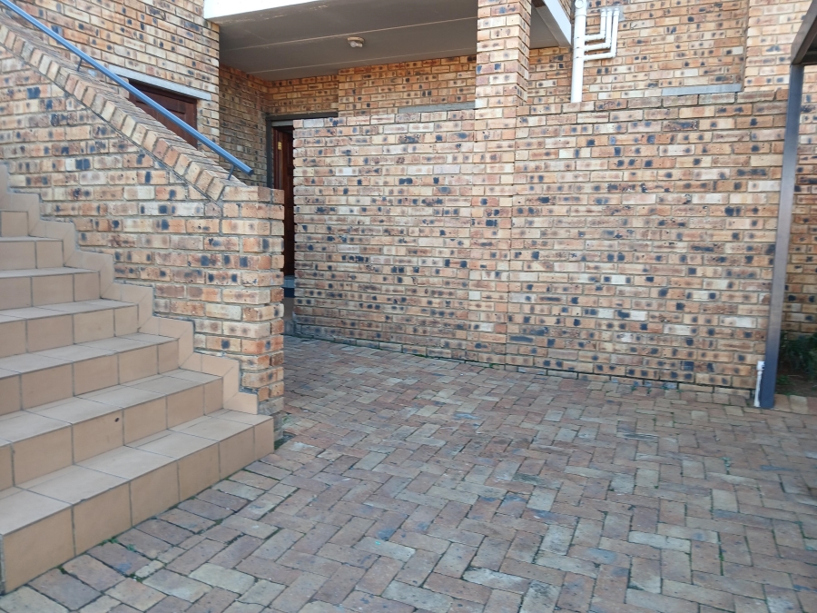 To Let 3 Bedroom Property for Rent in North Riding Gauteng