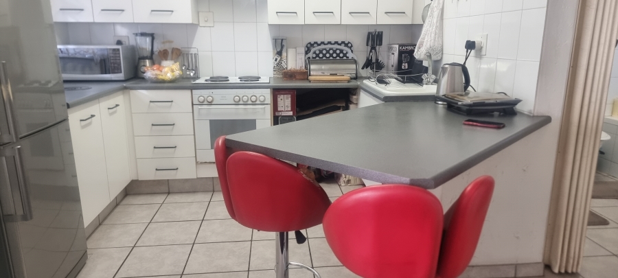 1 Bedroom Property for Sale in Morningside Gauteng
