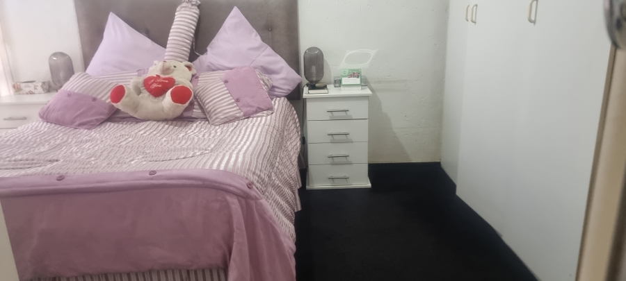 1 Bedroom Property for Sale in Morningside Gauteng
