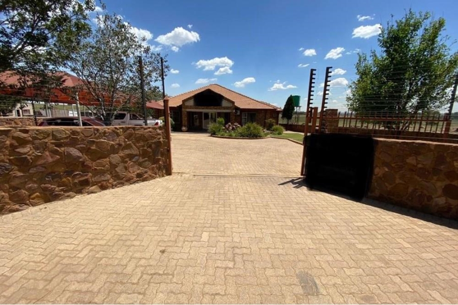 To Let commercial Property for Rent in Wacht N Bietjies Kop Gauteng