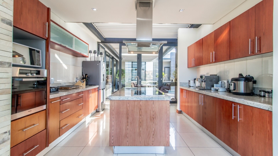 To Let 3 Bedroom Property for Rent in Bedford Gardens Gauteng