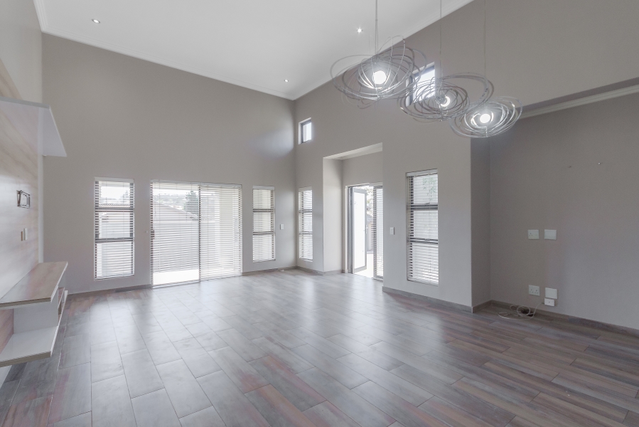 4 Bedroom Property for Sale in Barbeque Downs Gauteng