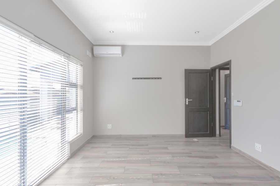 4 Bedroom Property for Sale in Barbeque Downs Gauteng