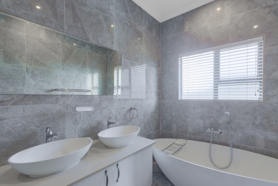 4 Bedroom Property for Sale in Barbeque Downs Gauteng