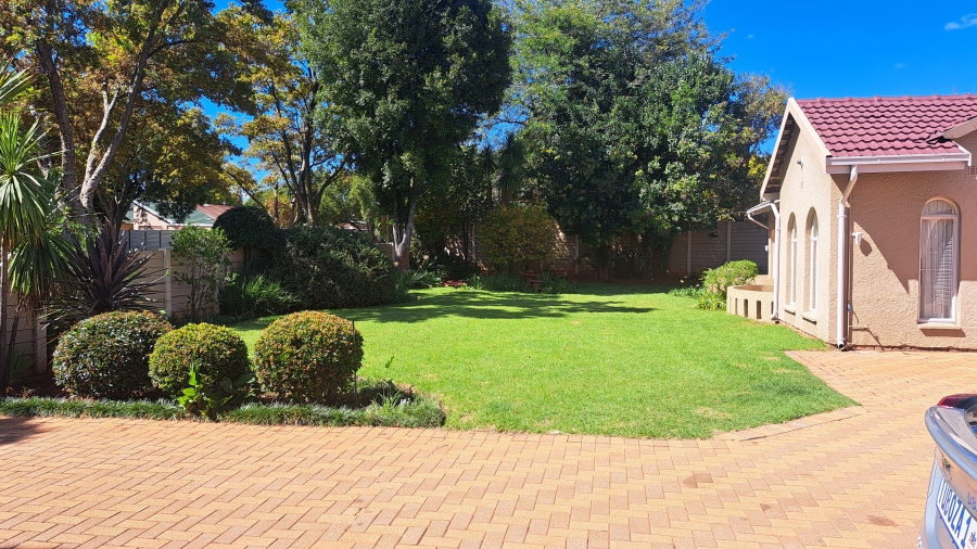 To Let 1 Bedroom Property for Rent in Roodekrans Gauteng