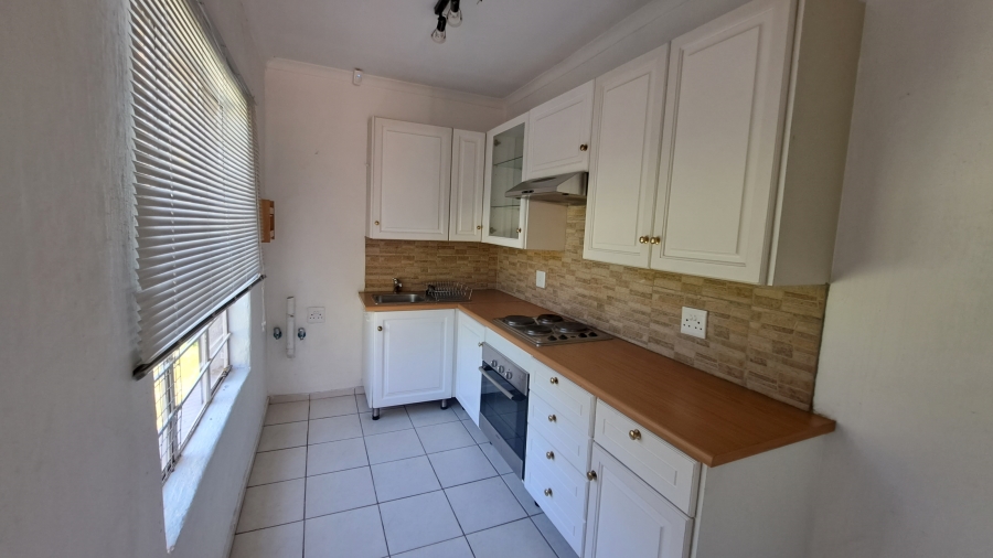 To Let 1 Bedroom Property for Rent in Roodekrans Gauteng