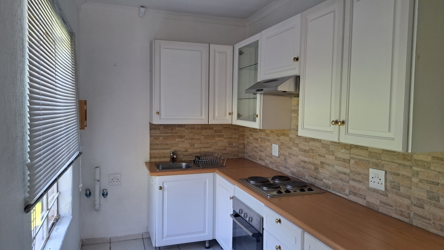 To Let 1 Bedroom Property for Rent in Roodekrans Gauteng