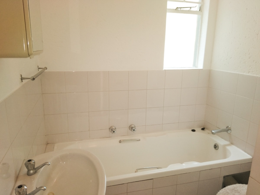 To Let 2 Bedroom Property for Rent in Weltevreden Park Gauteng