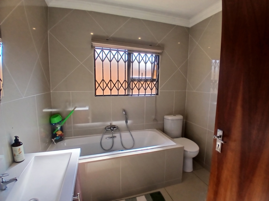 3 Bedroom Property for Sale in New Redruth Gauteng