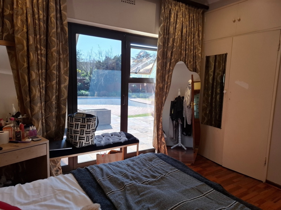 5 Bedroom Property for Sale in Lakefield Gauteng