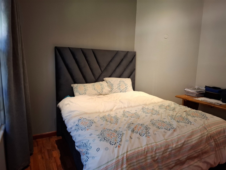 5 Bedroom Property for Sale in Lakefield Gauteng