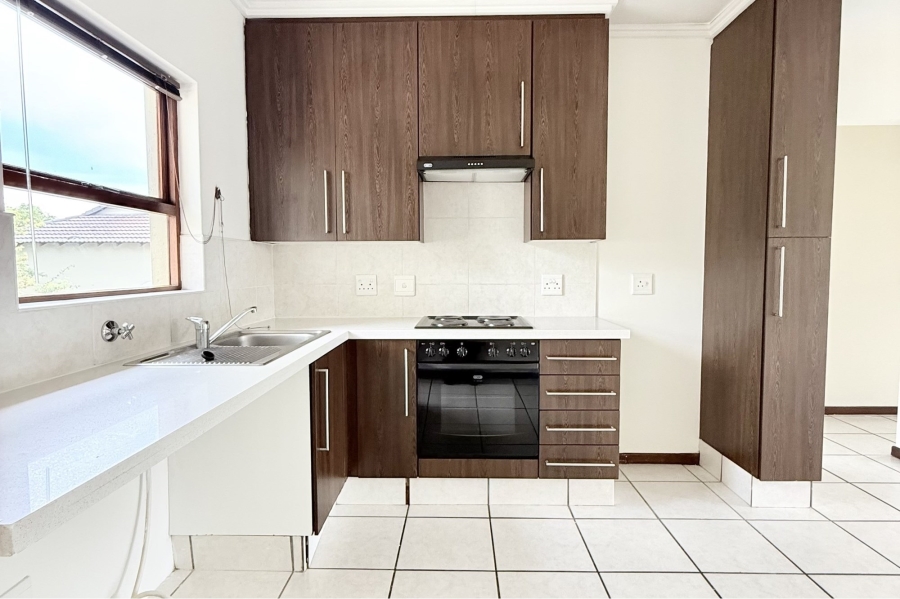 To Let 2 Bedroom Property for Rent in Fourways Gauteng
