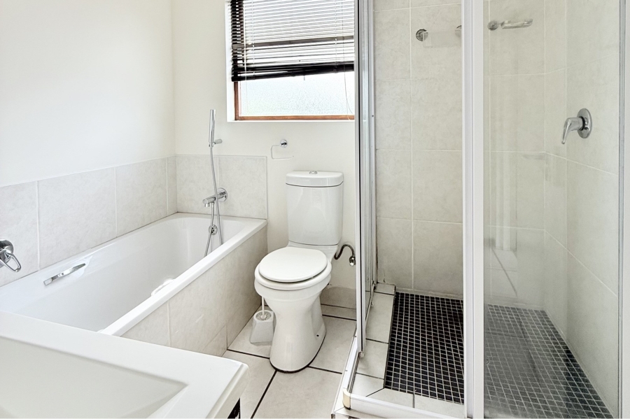 To Let 2 Bedroom Property for Rent in Fourways Gauteng