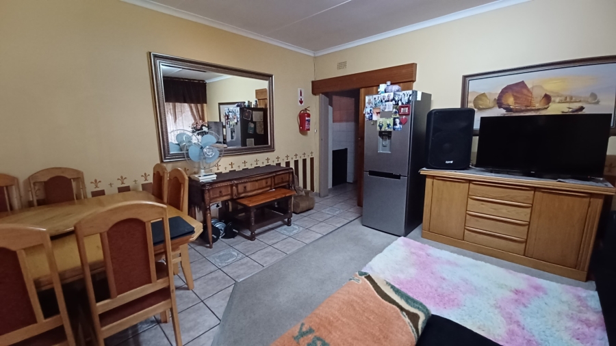 4 Bedroom Property for Sale in Flora Gardens Gauteng