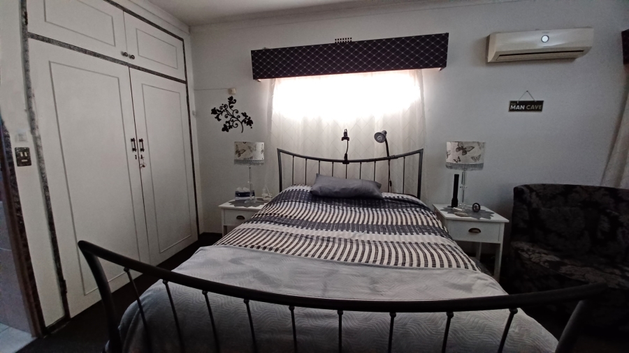 4 Bedroom Property for Sale in Flora Gardens Gauteng