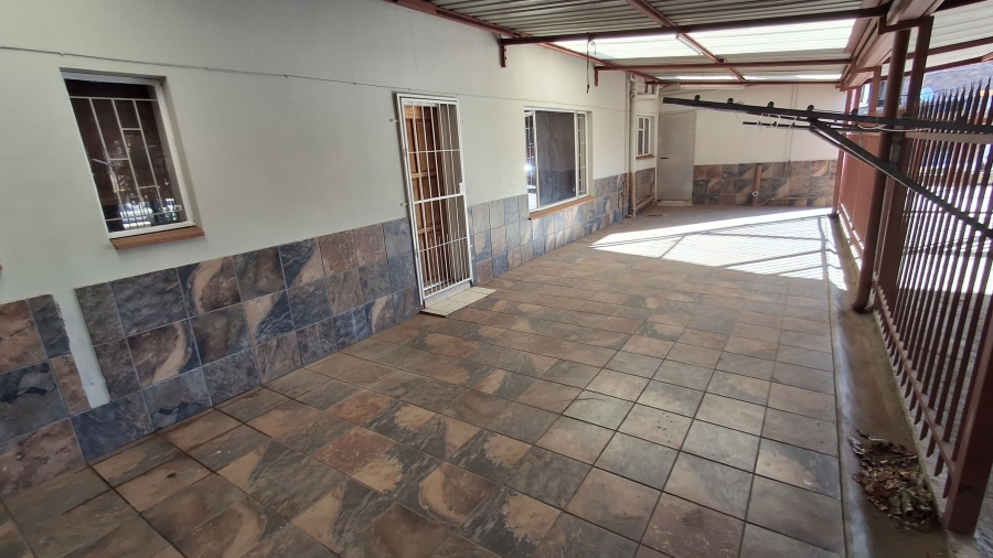 8 Bedroom Property for Sale in Pretoria North Gauteng