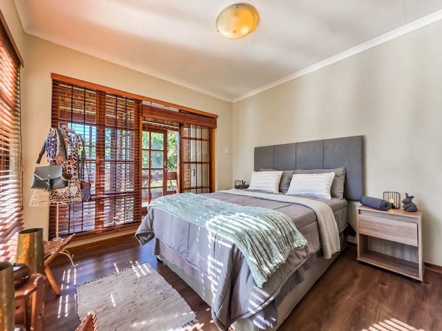 5 Bedroom Property for Sale in Moreleta Park Gauteng