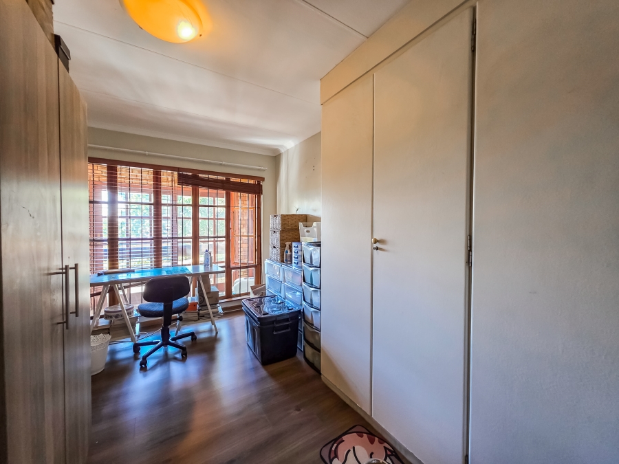 5 Bedroom Property for Sale in Moreleta Park Gauteng