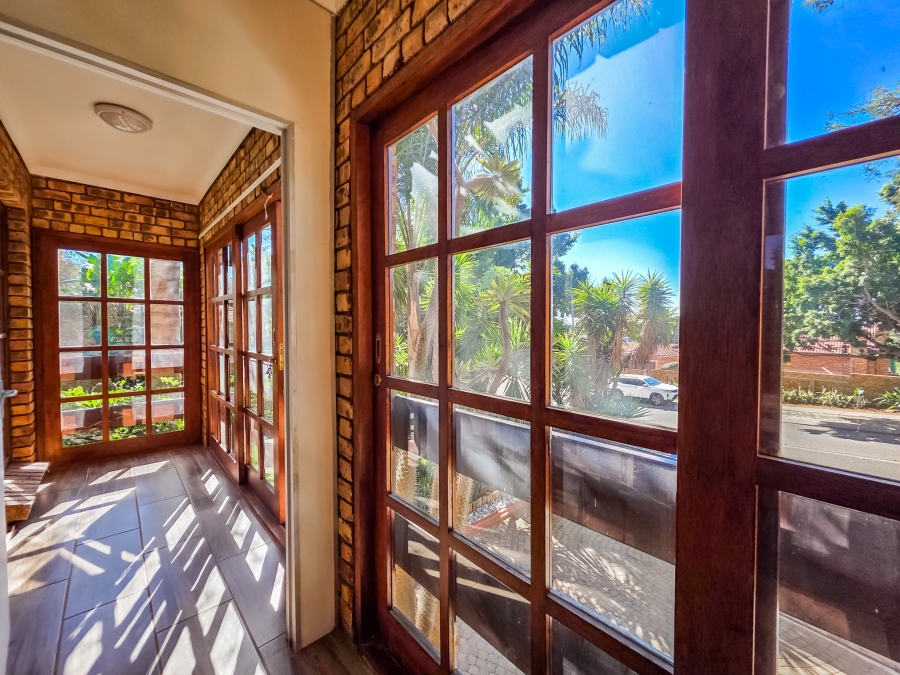 5 Bedroom Property for Sale in Moreleta Park Gauteng